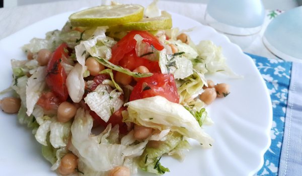 Салата Айсберг с нахут