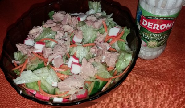 Салата Айсберг с рулца от раци