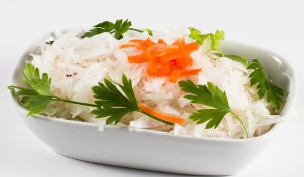 Салата от бяла ряпа и маслини