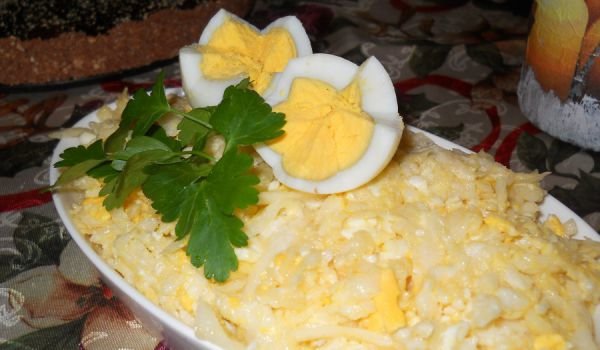 Салата от бяла ряпа и варени яйца