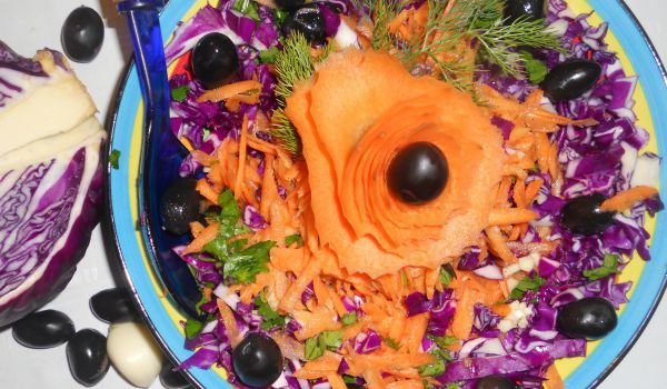 Салата от червено зеле за тънка талия