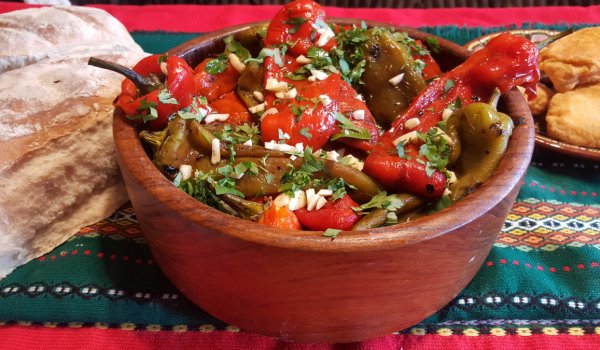 Салата от чушки и чесън