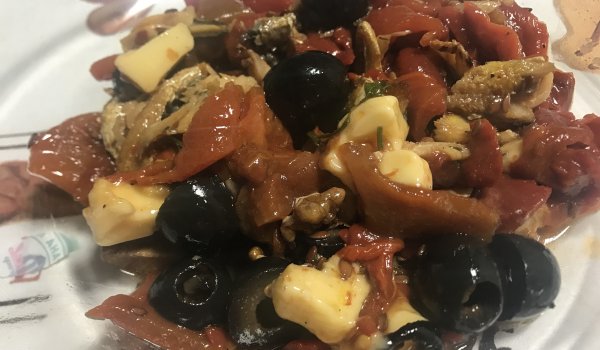 Салата от херинга с печени чушки