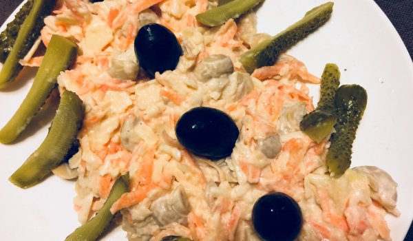 Салата от ябълки с целина