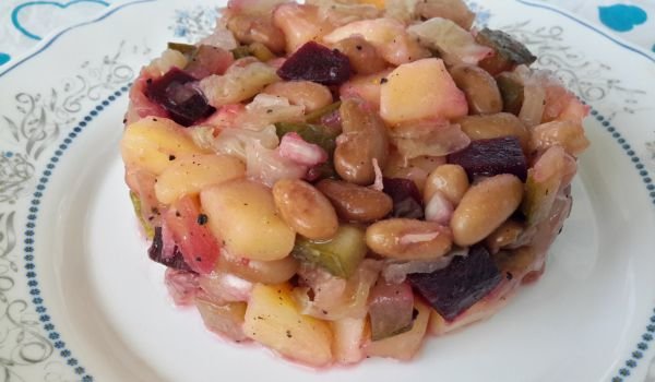 Салата от картофи и зрял боб