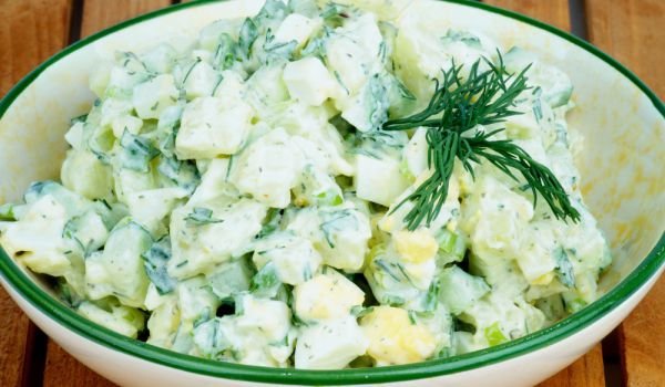 Салата от картофи с кисело мляко