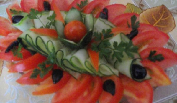 Салата от краставици и домати