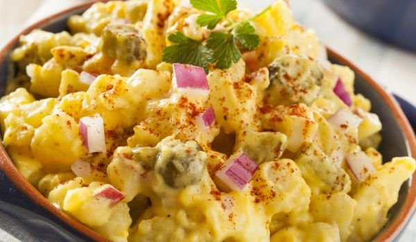 Салата от кренвирши