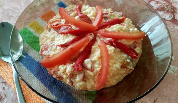 Салата от кускус с кисело мляко и сирене