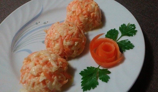 Салата от моркови, ряпа и майонеза