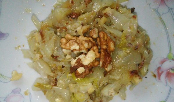 Салата от печен кромид лук