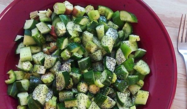 Салата с краставици и бамя