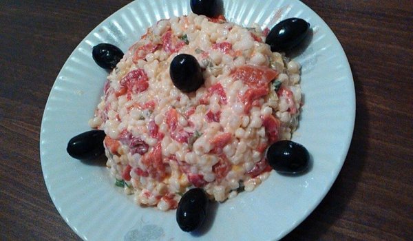 Салата с кускус и маслини