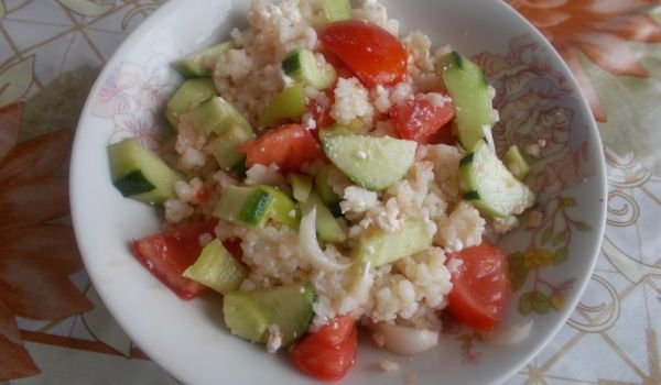 Салата с кускус и сирене