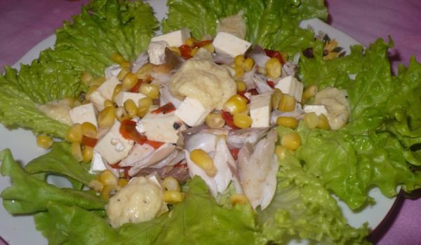 Салата с маруля и бяла риба