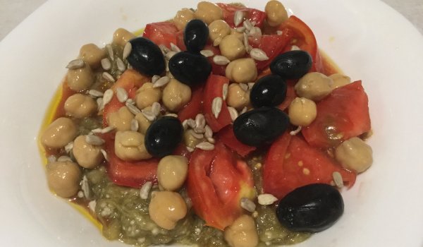 Салата с патладжан и нахут