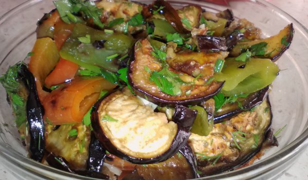 Салата с патладжани и чушки