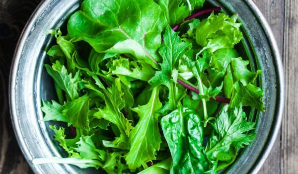 Салата с рукола и кориандър