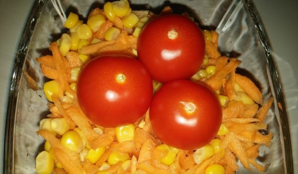 Салата с царевица и моркови