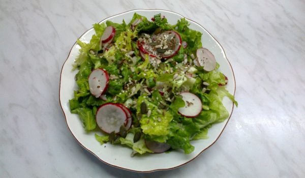 Салата със семена