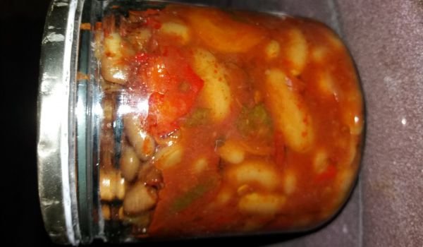 Салата със смилянски фасул в буркани