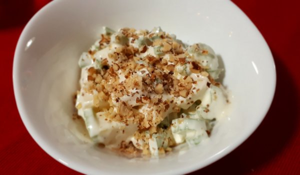 Салата Уолдорф със сметана
