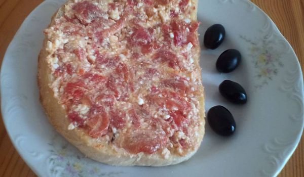 Сандвич по гръцки със сирене Фета