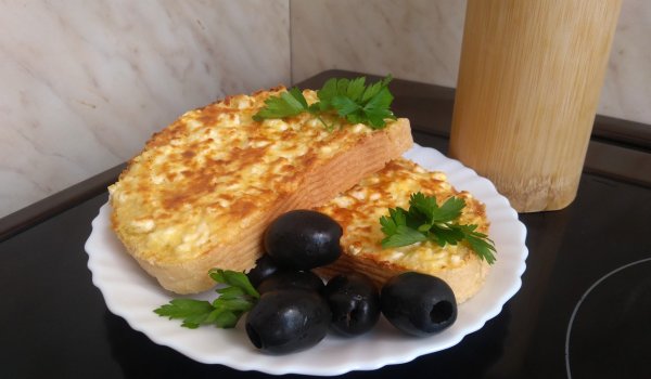 Сандвич със сирене и яйце
