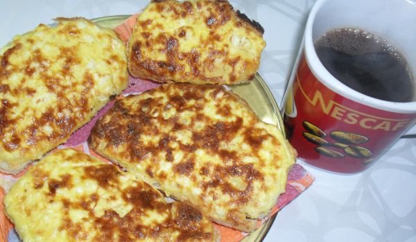 Сандвичи с яйца и сирене
