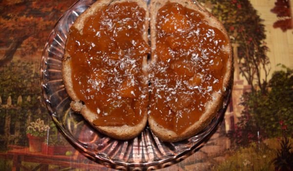 Сандвичи с конфитюр от праскови и кокос