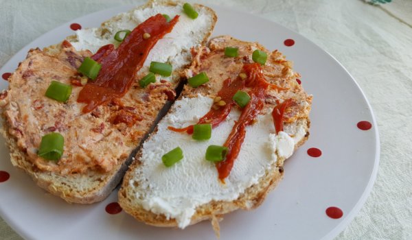 Сандвичи със сирене Крема
