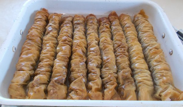 Саралия с орехи и бисквити