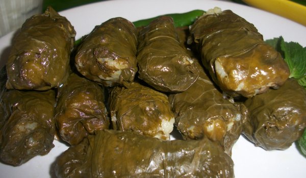 Сарми от лопуш с ориз и гъби