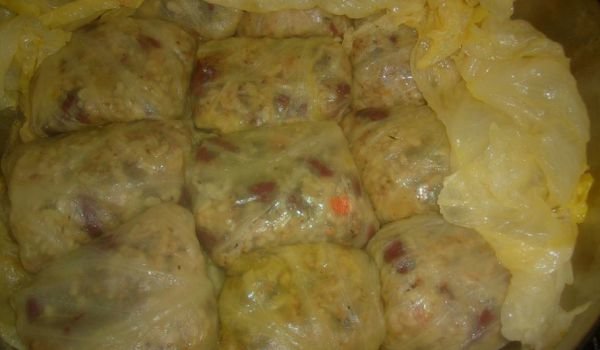 Сарми с кайма, ориз и зрял боб