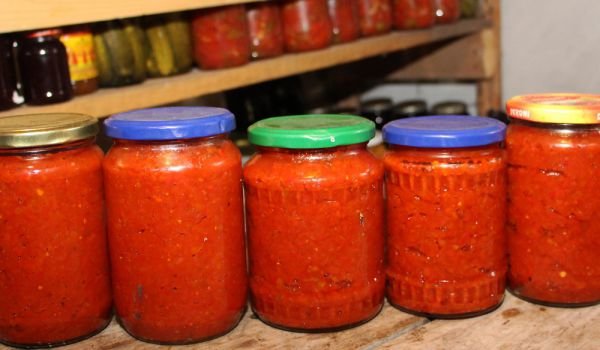 Селска домашна лютеница