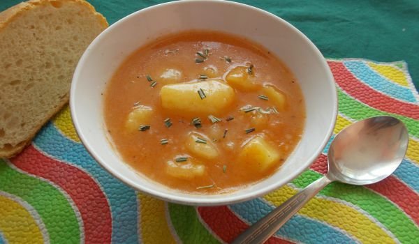 Селска яхния с картофи и розмарин