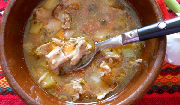 Селска супа от кокошка със зарзават