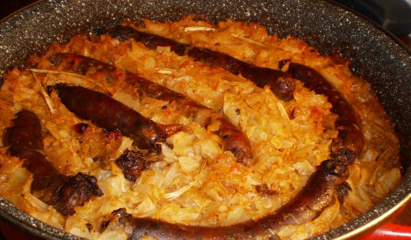 Селски бахур с кисело зеле