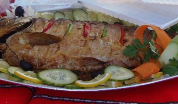 Шаран със задушени гъби