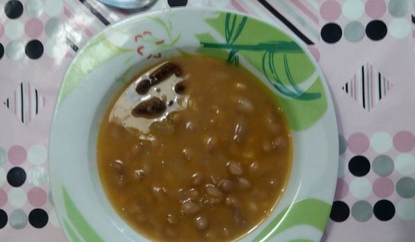 Шарен фасул със сушени домати и булгур