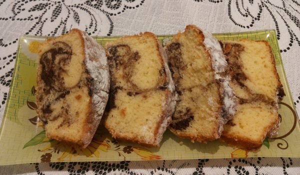 Шарен кекс с орехи