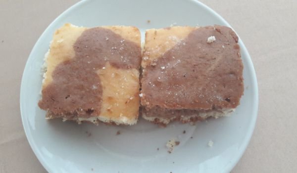 Шарен кекс с вишни