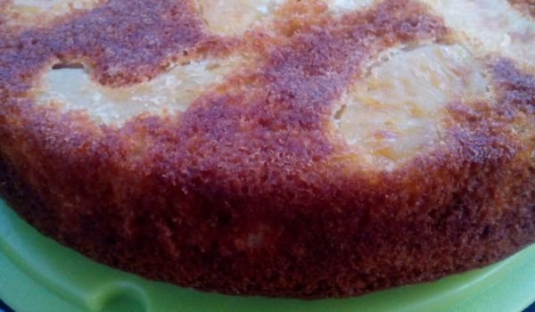 Шарен сладкиш с ананас