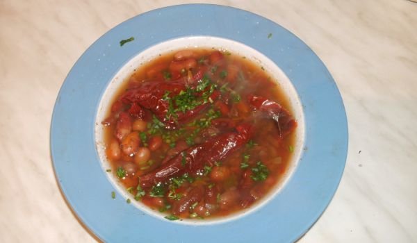 Шарена боб чорба