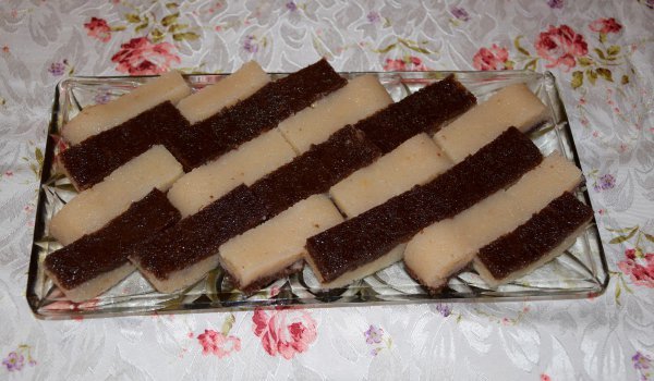 Шарена грис халва