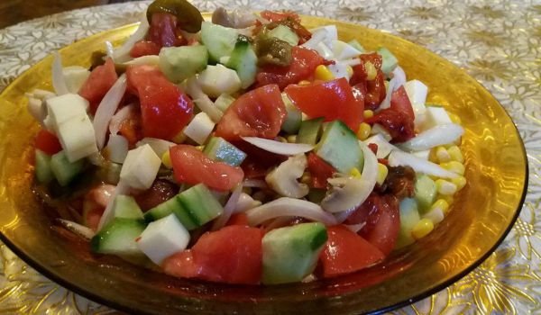 Шарена салата с гъби