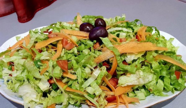 Шарена зелена салата