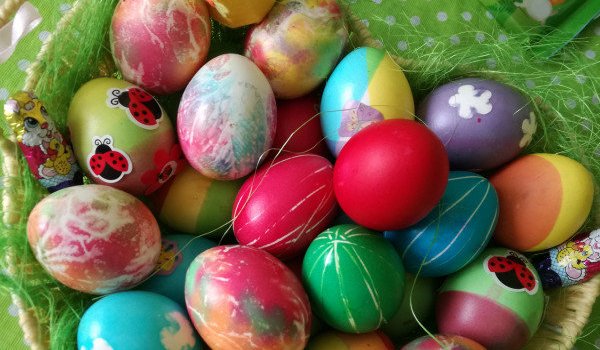 Шарени яйца с ластик