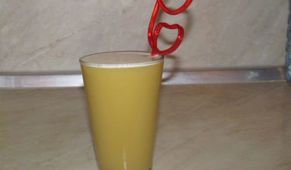 Шейк с кокосово мляко и плодове