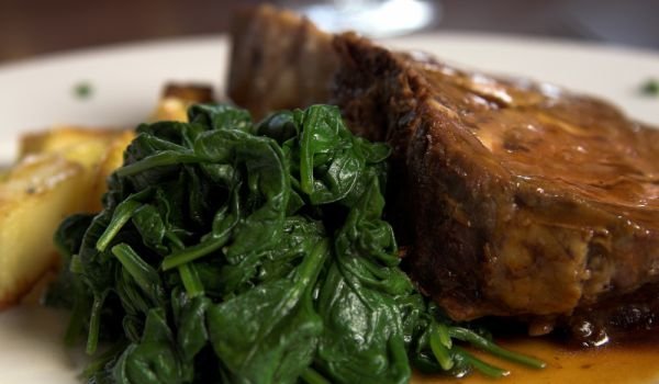 Шилешко месо със спанак